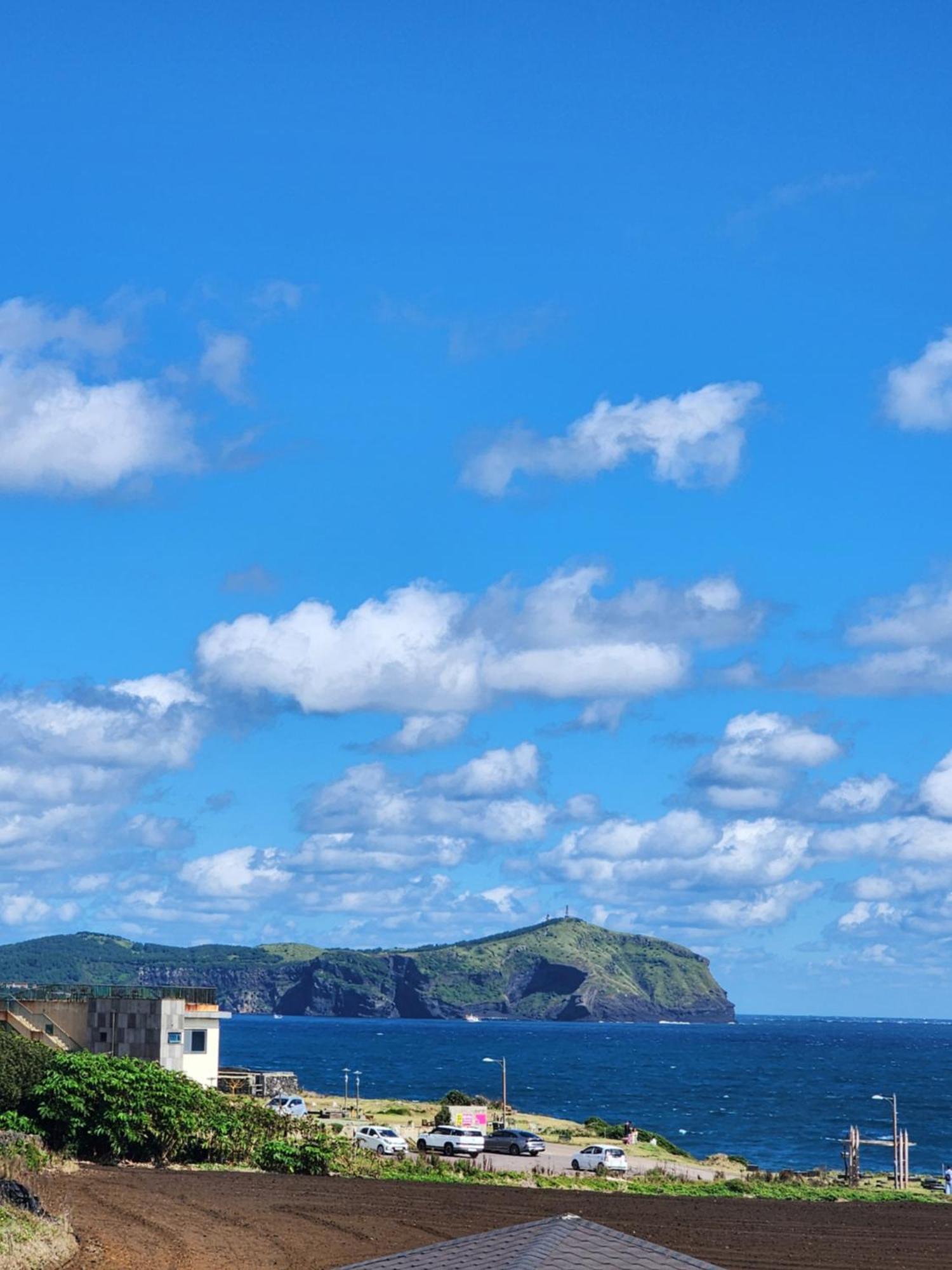 Pureun Jeju Pension Seogwipo Exterior photo